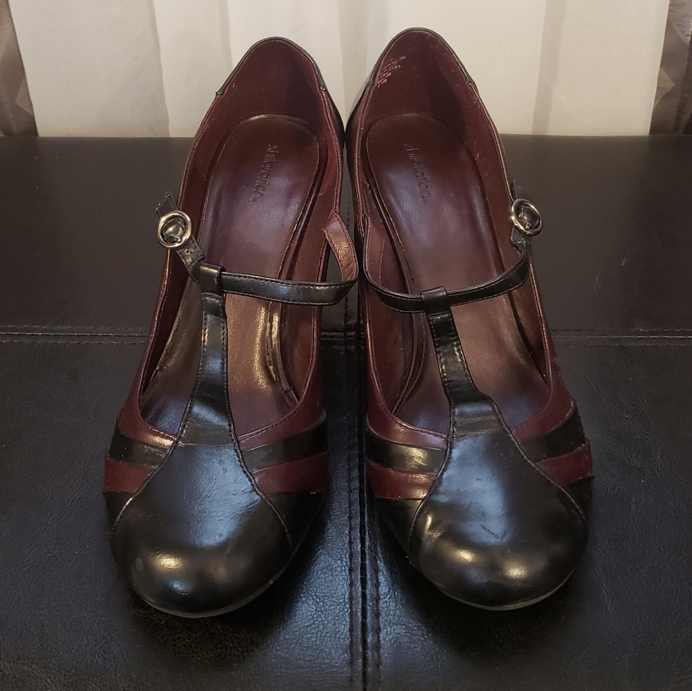 Xhilaration Art Deco T-strap Pumps